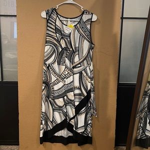 Short sleeved, Long dress.